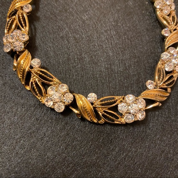 Serenade of Honor Floral Crystal Necklace - EUC - Picture 4 of 6